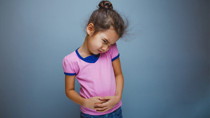 मॉनसून में बच्चे को होती है पेट दर्द की समस्या? ये 6 चीजें हैं रामबाण इलाज