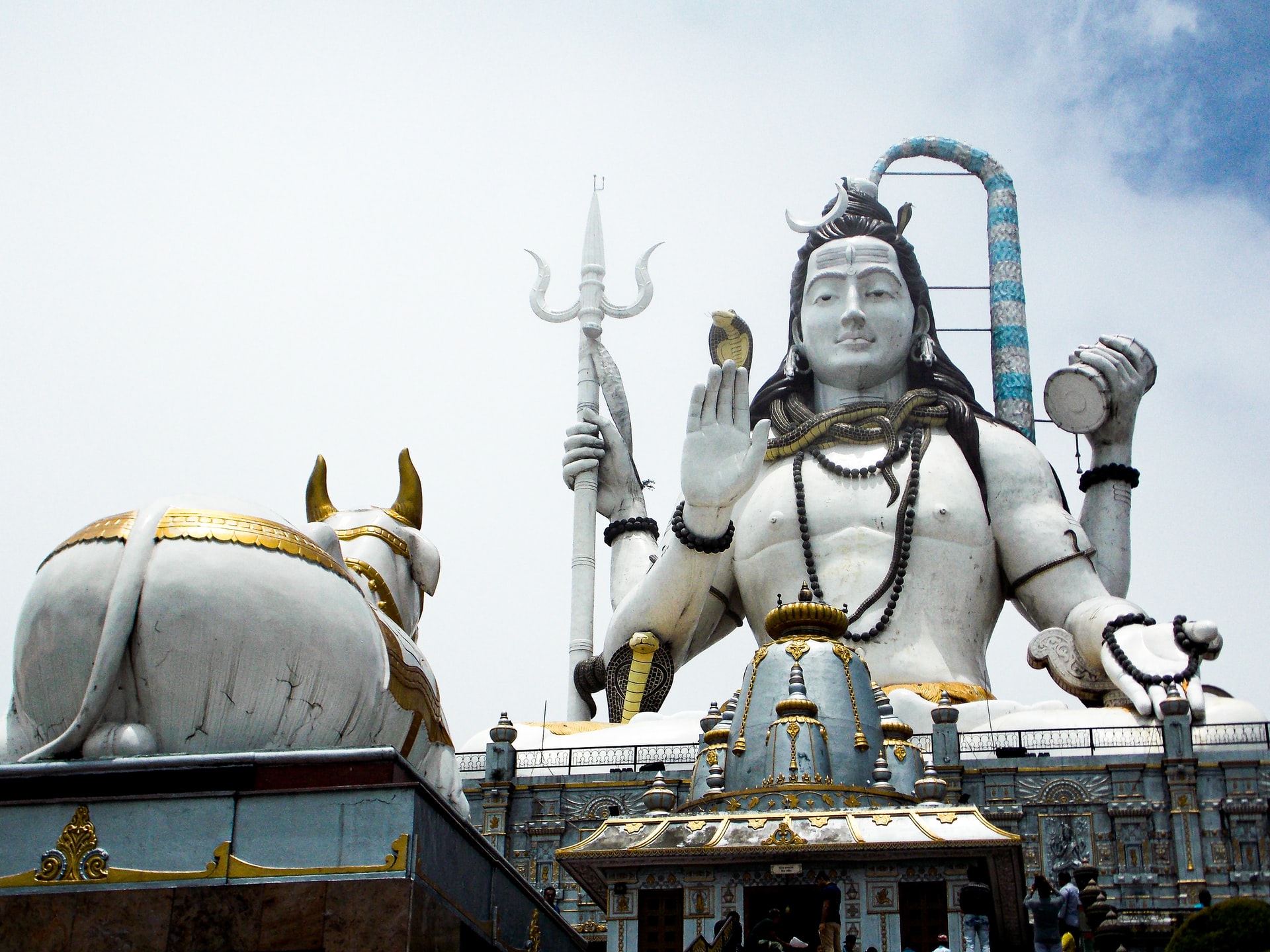 भगवान शिव और शनि की विशेष पूजा सावन महीने के शनिवार को दिलाती ही सफलता, धन मिटा देगी दोष